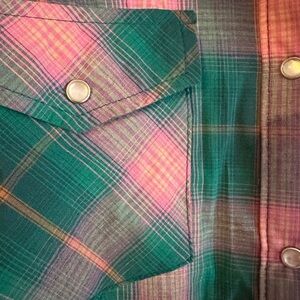 Wrangler Green Teal and Pink Pearl Snap Plaid Shirt
